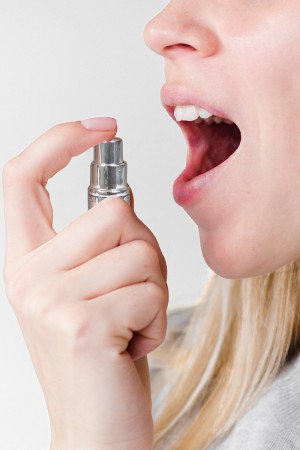 Spray sexe oral et bouche humide à la fraise acide